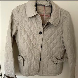 💝 Burberry Quilted Jacket.